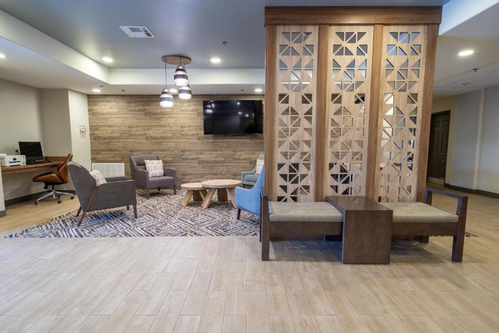 Candlewood Suites Deer Park by IHG photo