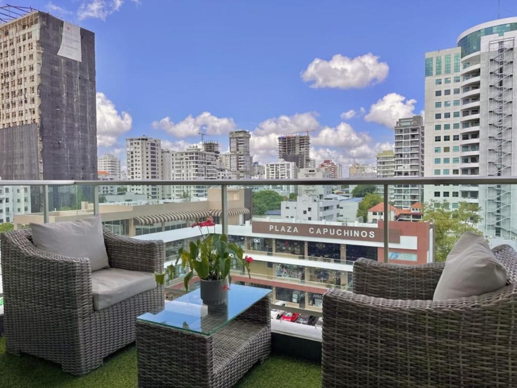Elegant City-Center Luxury Apt, La Julia (updated prices 2026) - City Center Luxury Apartment Accommodations Kitchen