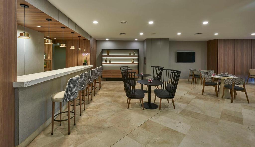 NH Ciudad de Valencia - Resim 13