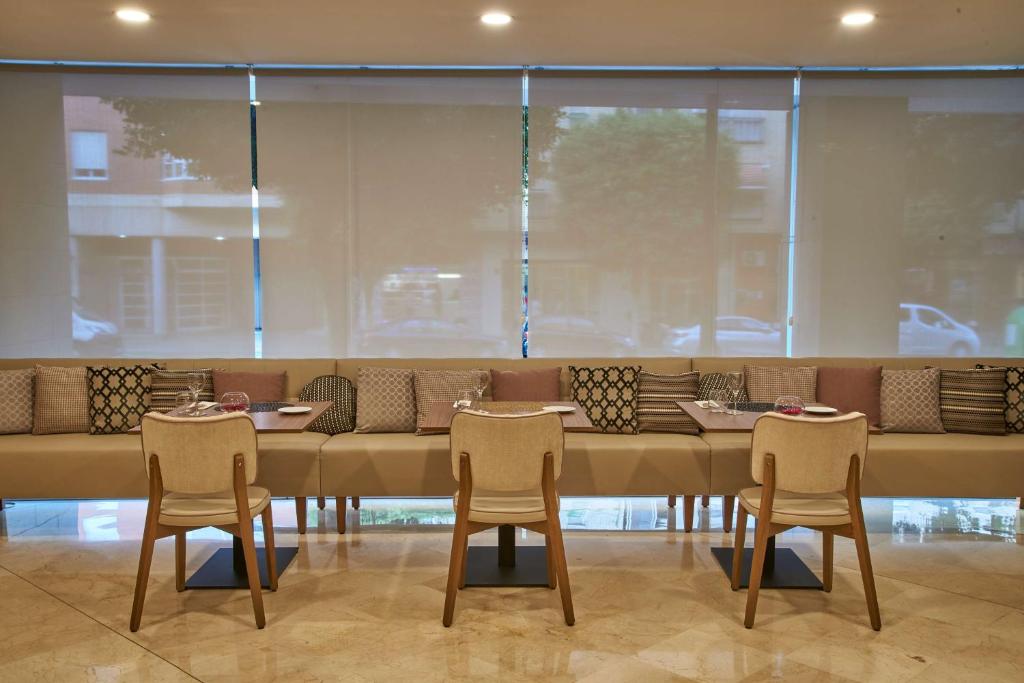 NH Ciudad de Valencia - Resim 16