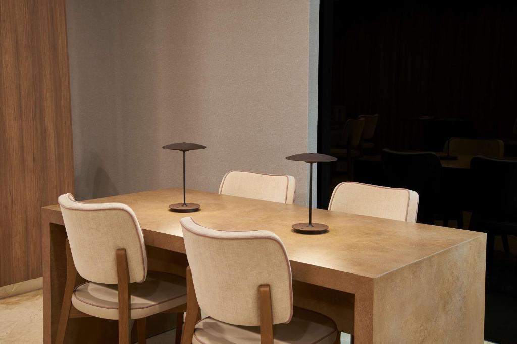 NH Ciudad de Valencia - Resim 22