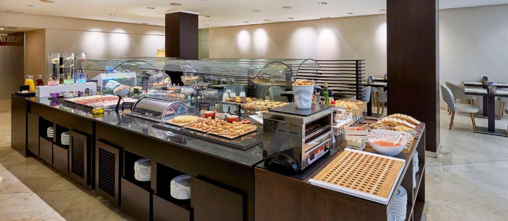 NH Ciudad de Valencia - Resim 26