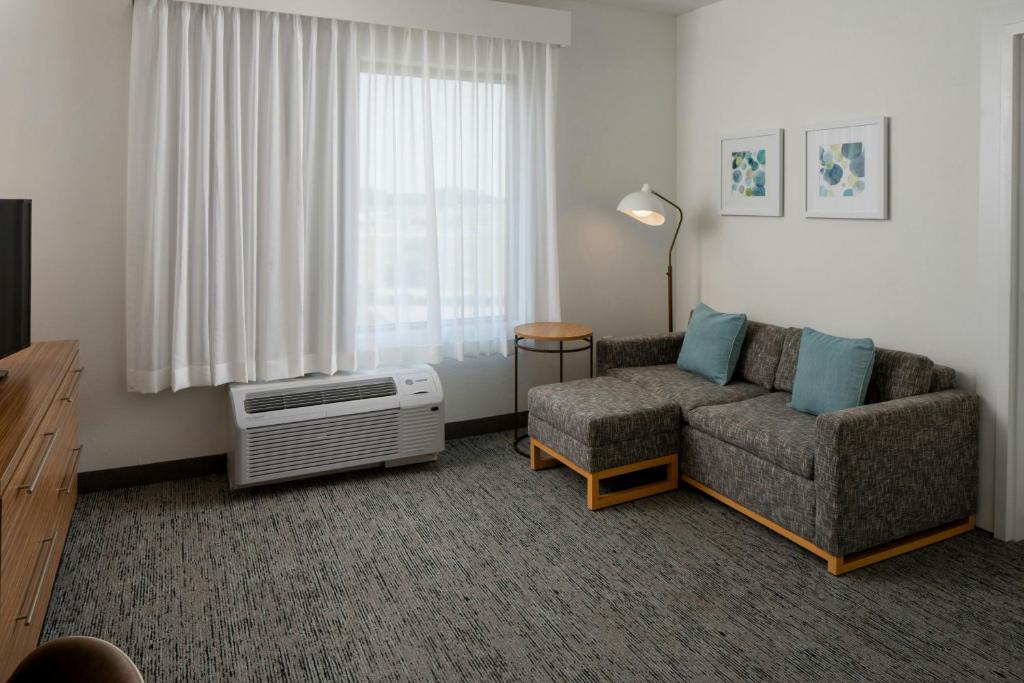 TownePlace Suites by Marriott Foley at OWA - Suite Lit Queen-Size