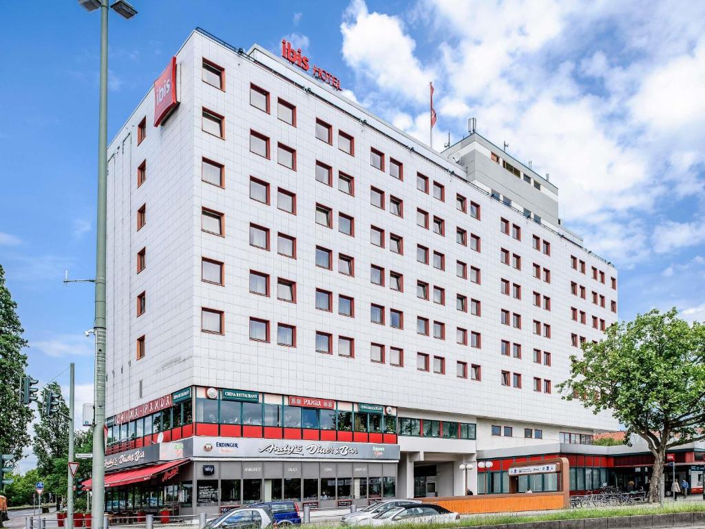 ibis Berlin Messe - Resim 6