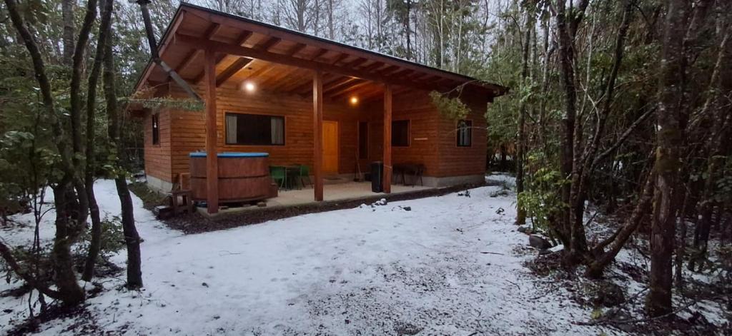 Cabañas tinajas y sauna Quetrupilina v zimě