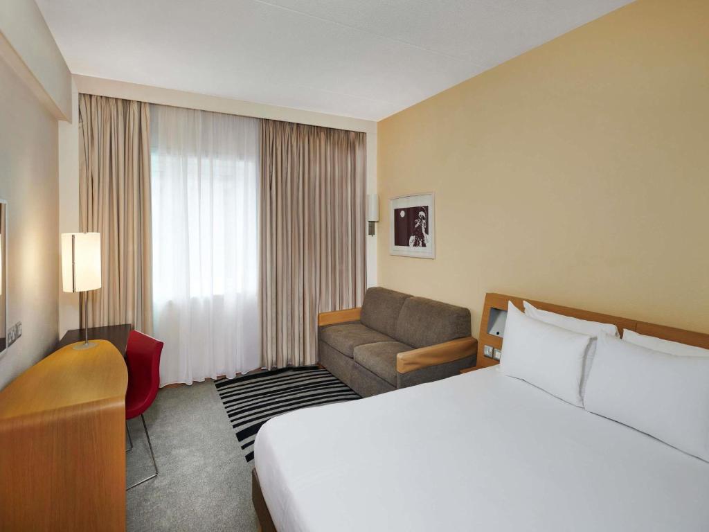 
Superior Queen Room with Sofa
