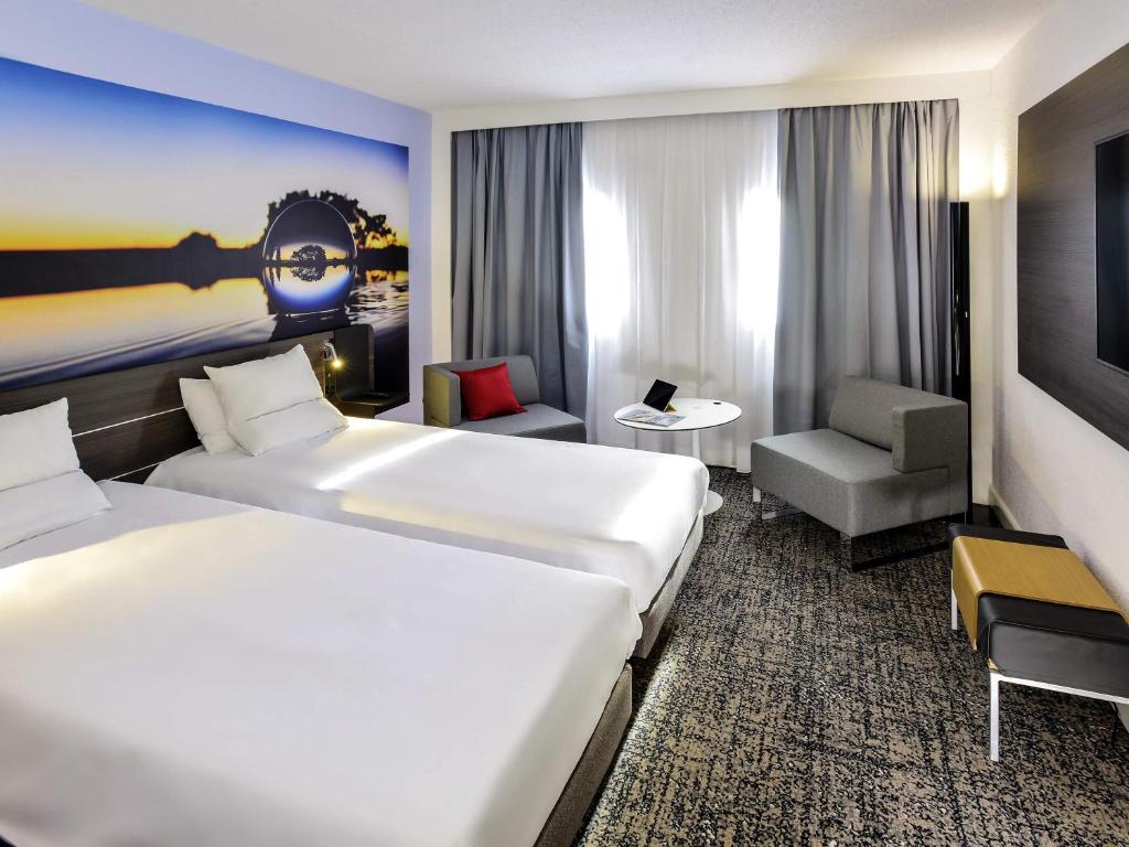 
Superior double Room with one double bed or two single beds 
