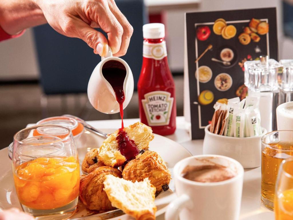 ibis London Greenwich - Resim 37