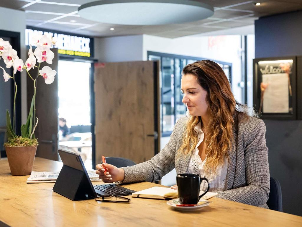 ibis Bordeaux Centre Meriadeck - Resim 9