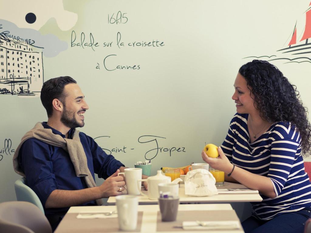 Mercure Nice Marché Aux Fleurs - Resim 42