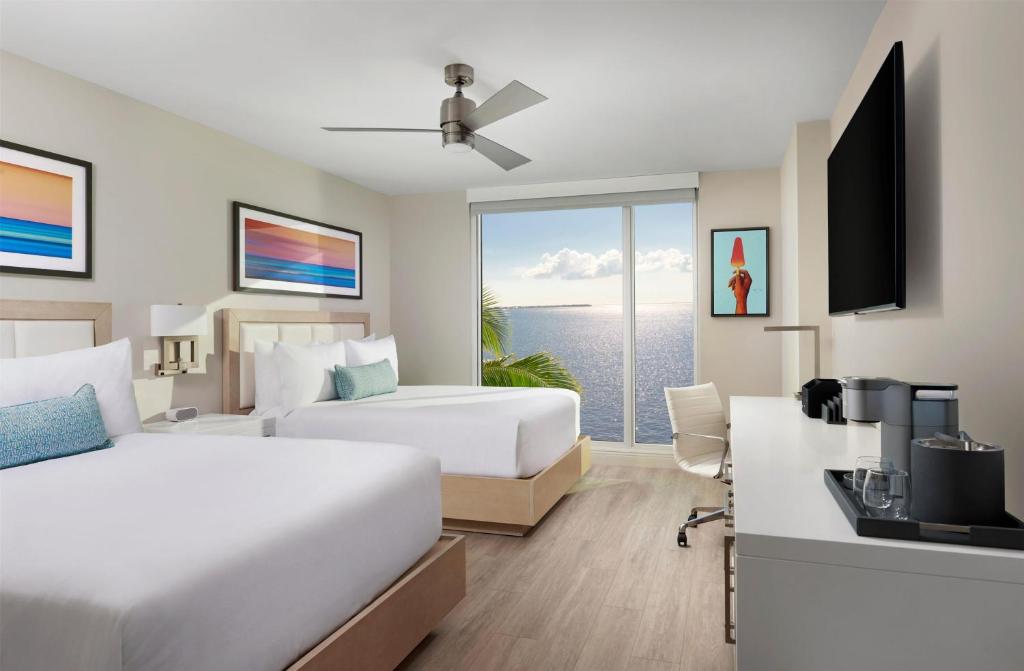 Sunseeker Resort Florida Gulf Coast, Curio Collection Hilton - Room With Two Queen Beds And Harbor View