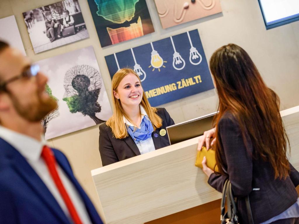 Novotel Frankfurt City - Resim 7