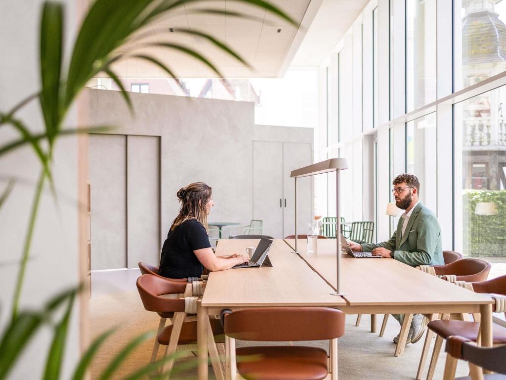 Novotel Brugge Centrum - Resim 8