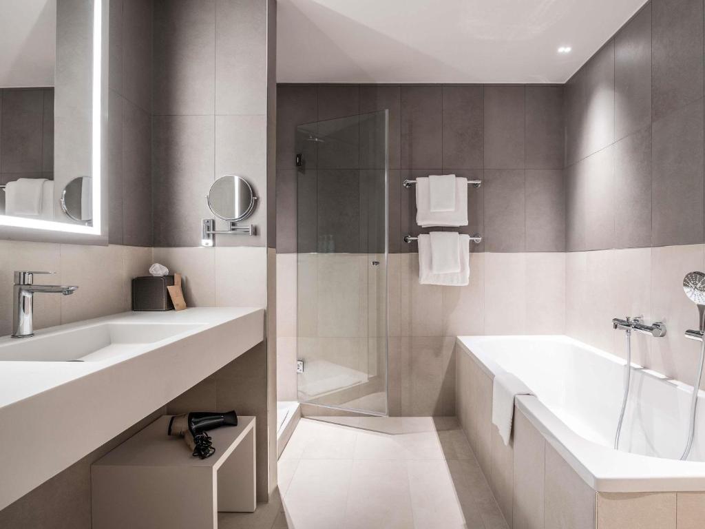 Novotel Brugge Centrum - Resim 3