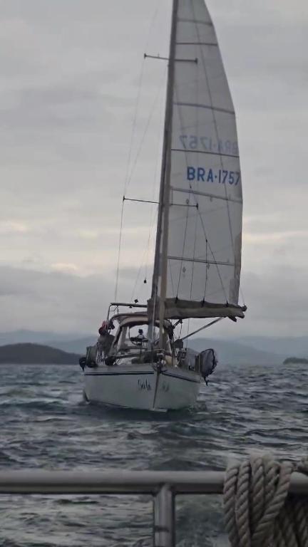 a sail boat in the ocean on the water at Paraty em um veleiro passeio diário in Paraty