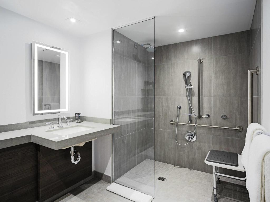 Novotel Montreal Center - Resim 3