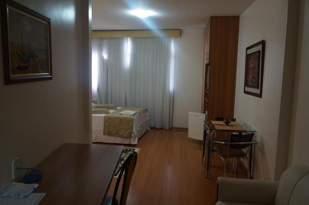  Rhud's Hotel