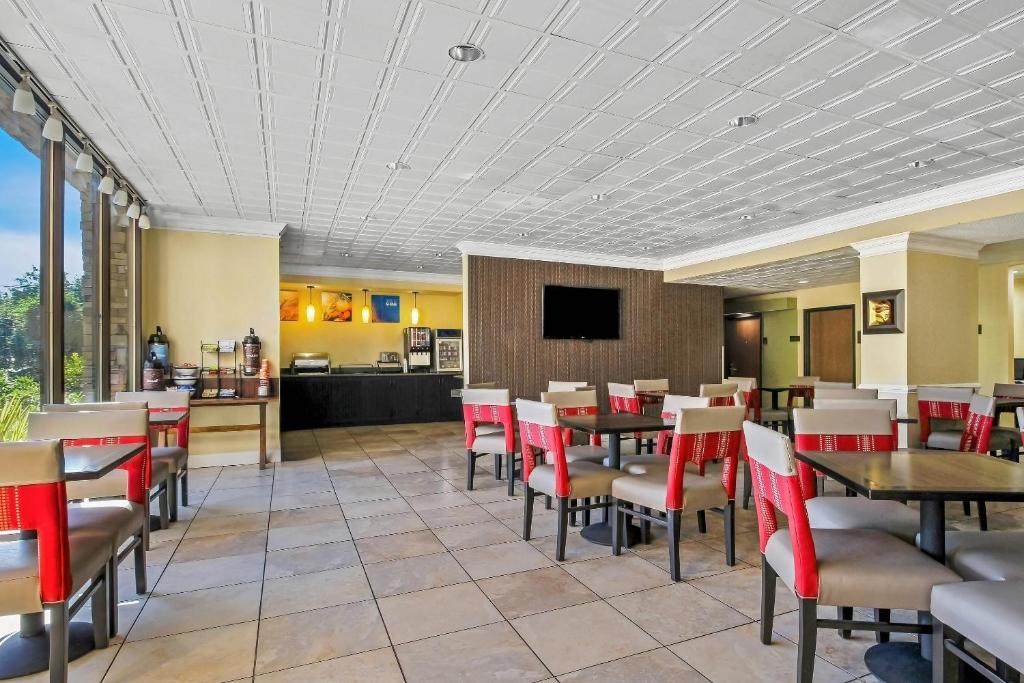 Comfort Inn Cranberry Twp photo