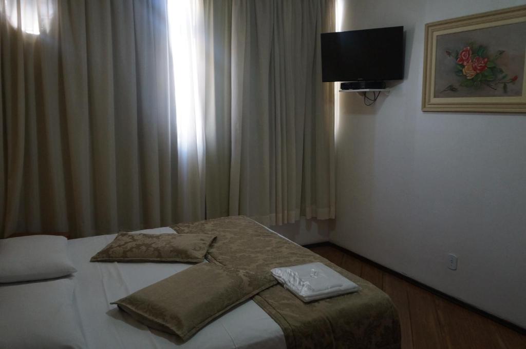 Rhud's Hotel