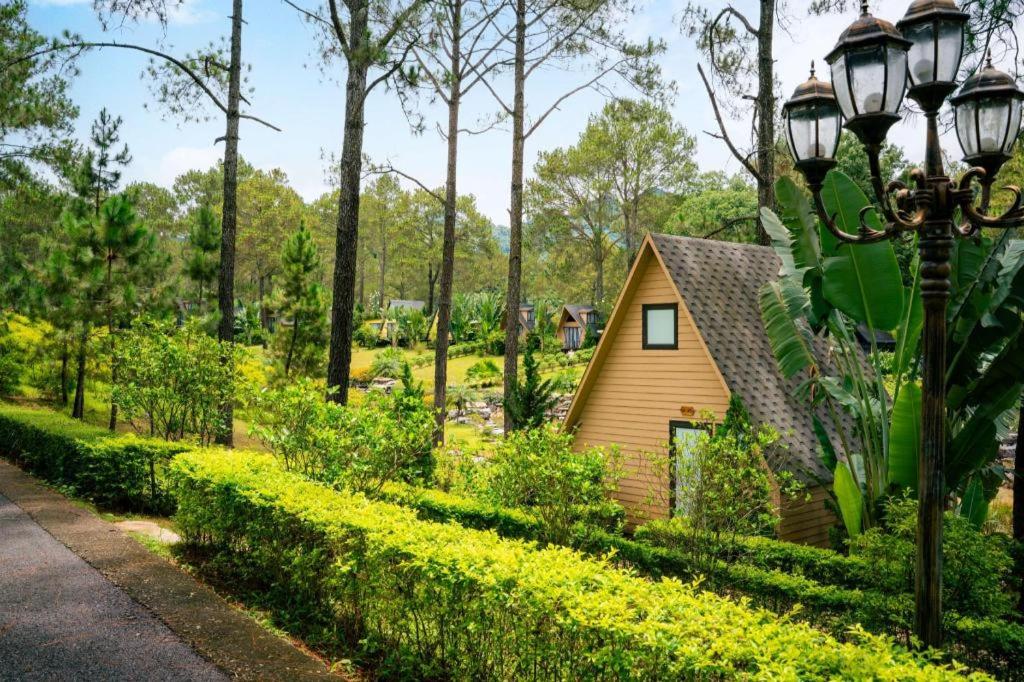 Phoenix Moc Chau Resort