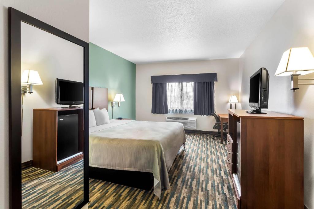 Quality Inn Beloit - King Room - Non-Smoking