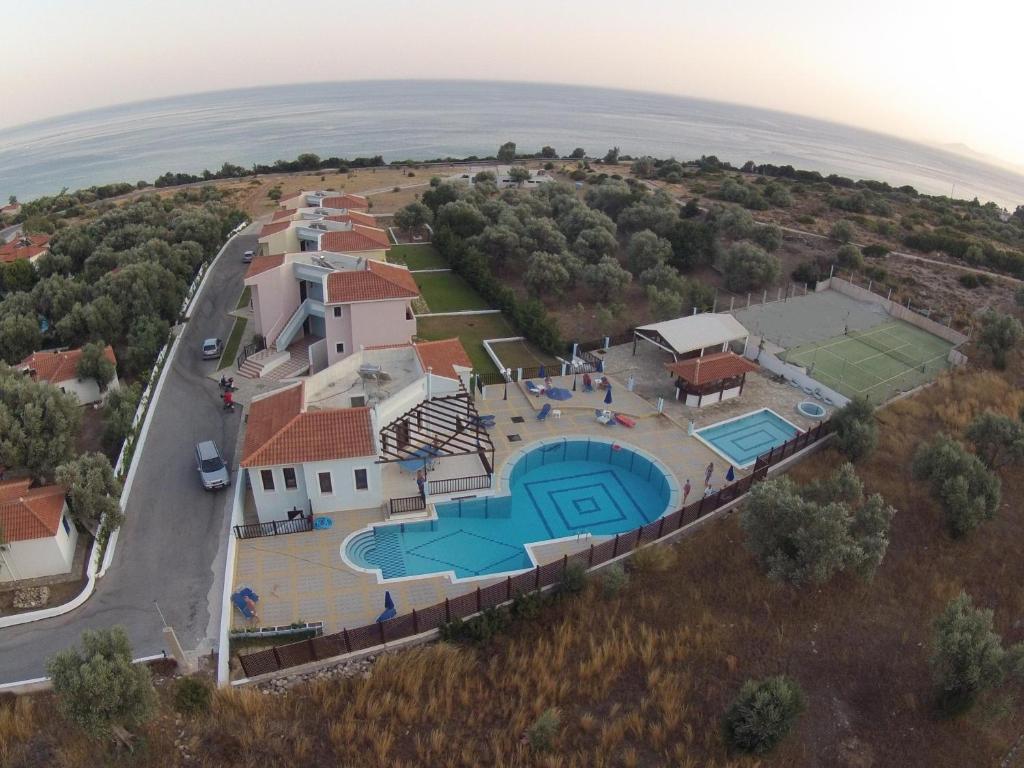 Bazén v ubytování Kyma Hotel nebo v jeho okolí