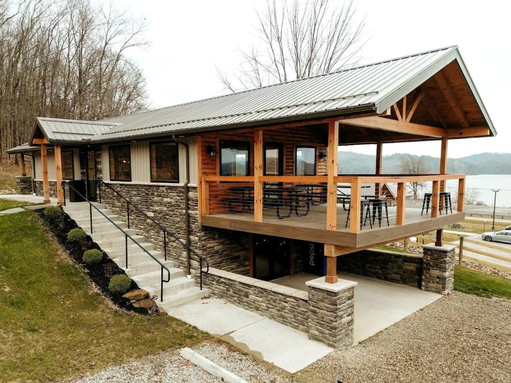 Landskap semula jadi dekat dengan chalet
