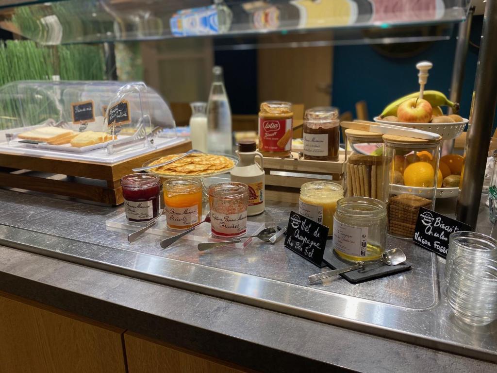 Brit Hotel Reims Croix Blandin - Resim 39