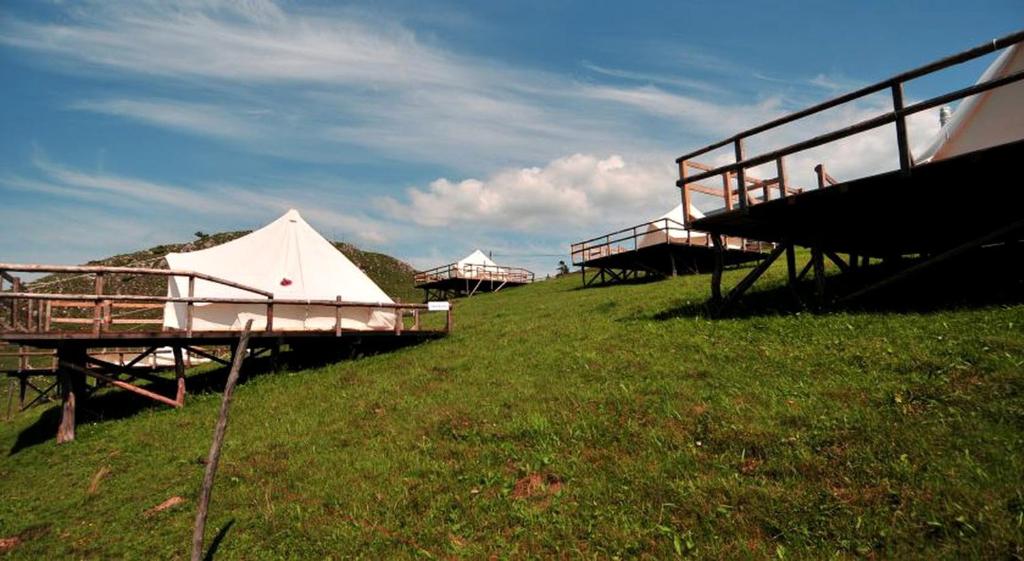 Fotografie z fotogalerie ubytování Fantastic Glamping Resort for Unique Getaways in Romania v destinaci Şirnea