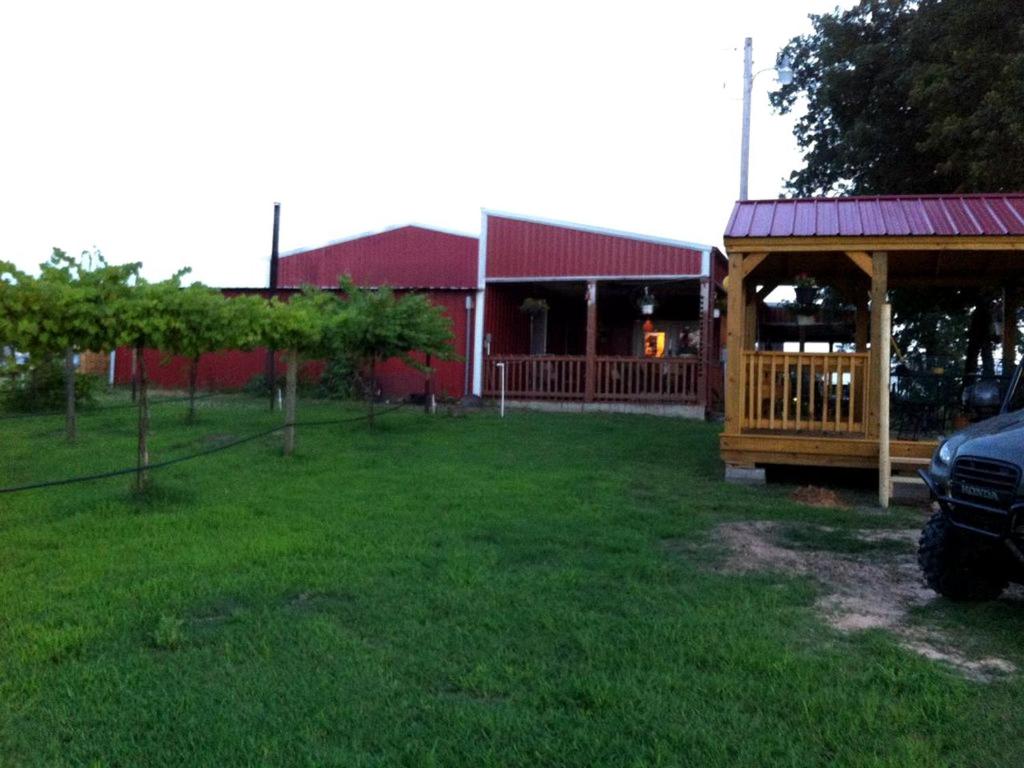 Zahrada ubytování Secluded Getaway on a Vineyard in Allen, Oklahoma