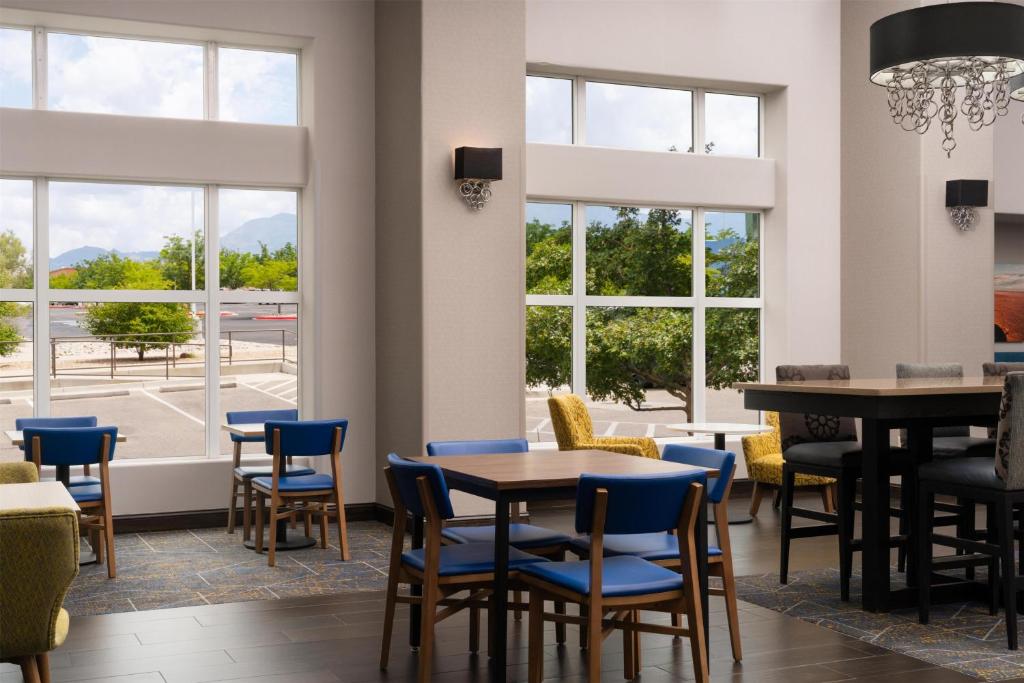 Hampton Inn & Suites Albuquerque North/I-25 photo