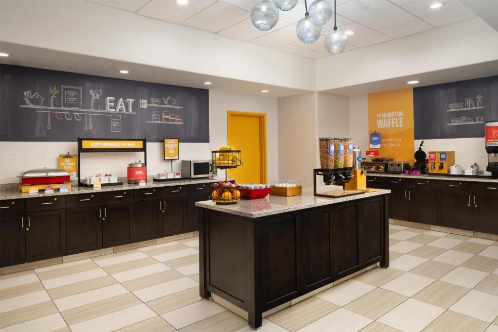 Hampton Inn & Suites Albuquerque North/I-25 photo