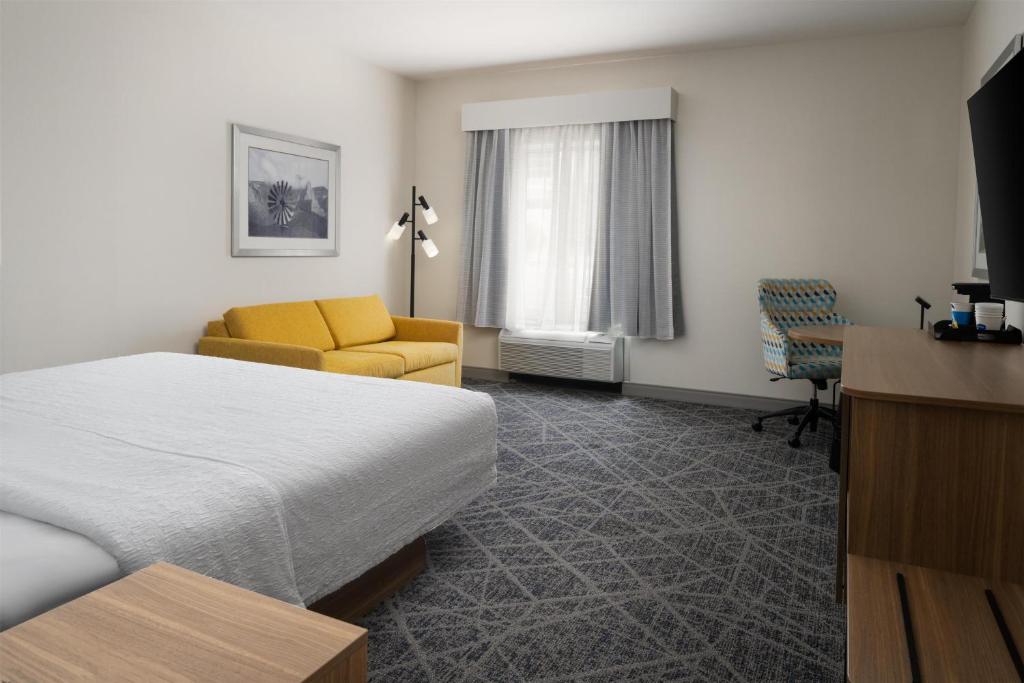 Hampton Inn & Suites Albuquerque North/I-25 photo