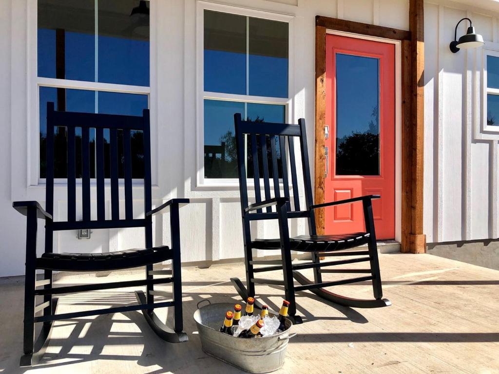 Αίθριο ή υπαίθριος χώρος στο Cozy Cabin in the Texan Countryside for Glamping Vacations in Wimberley