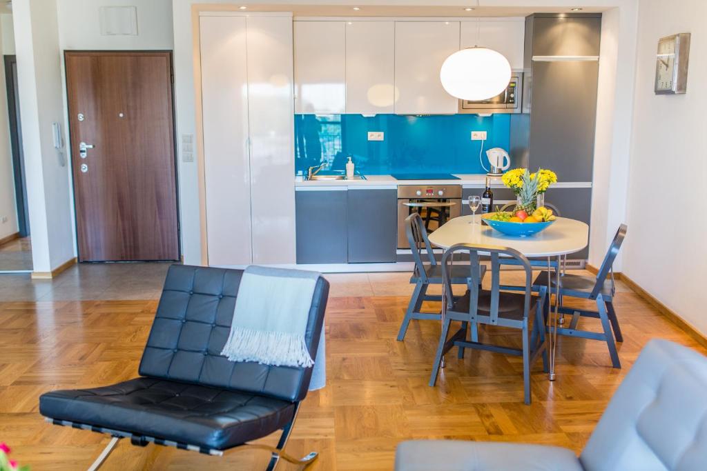 Modern Apartment in City Center - 4