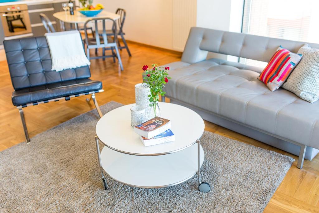 Modern Apartment in City Center - 6