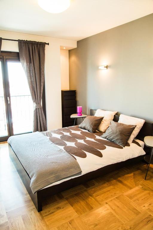 Modern Apartment in City Center - 18