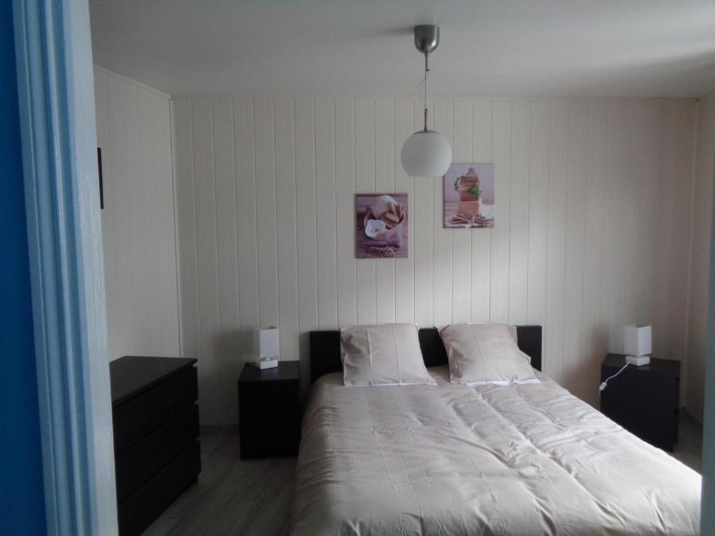 Les Petits Souliers - Two-Bedroom House