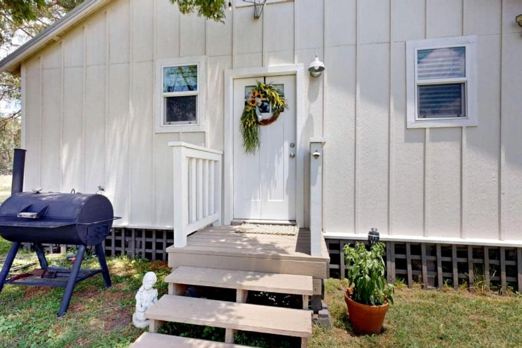 Φωτογραφία από το άλμπουμ του Rustic Texas Farmhouse Retreat in College Station, Texas – 8 Miles from Kyle Field σε College Station
