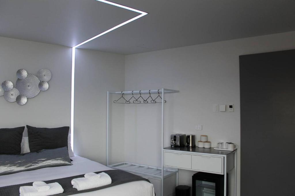 Entire 4 Room Boutique Hotel - Central Dunedin - Resim 33