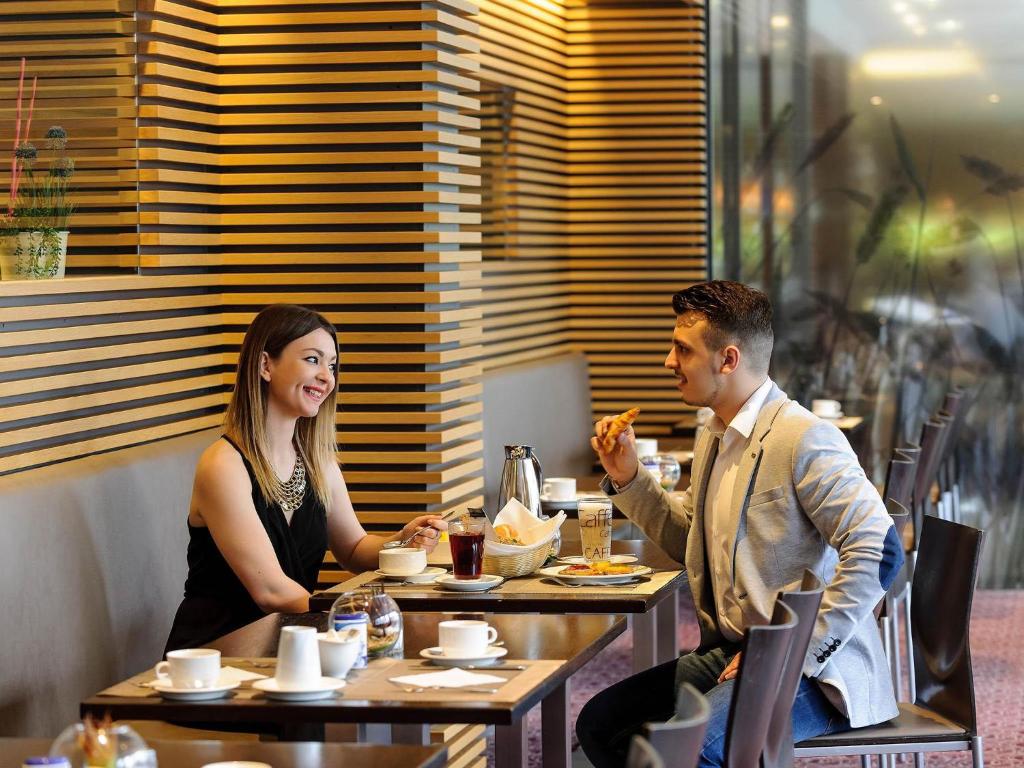 Mercure Hotel München Süd Messe - Resim 37