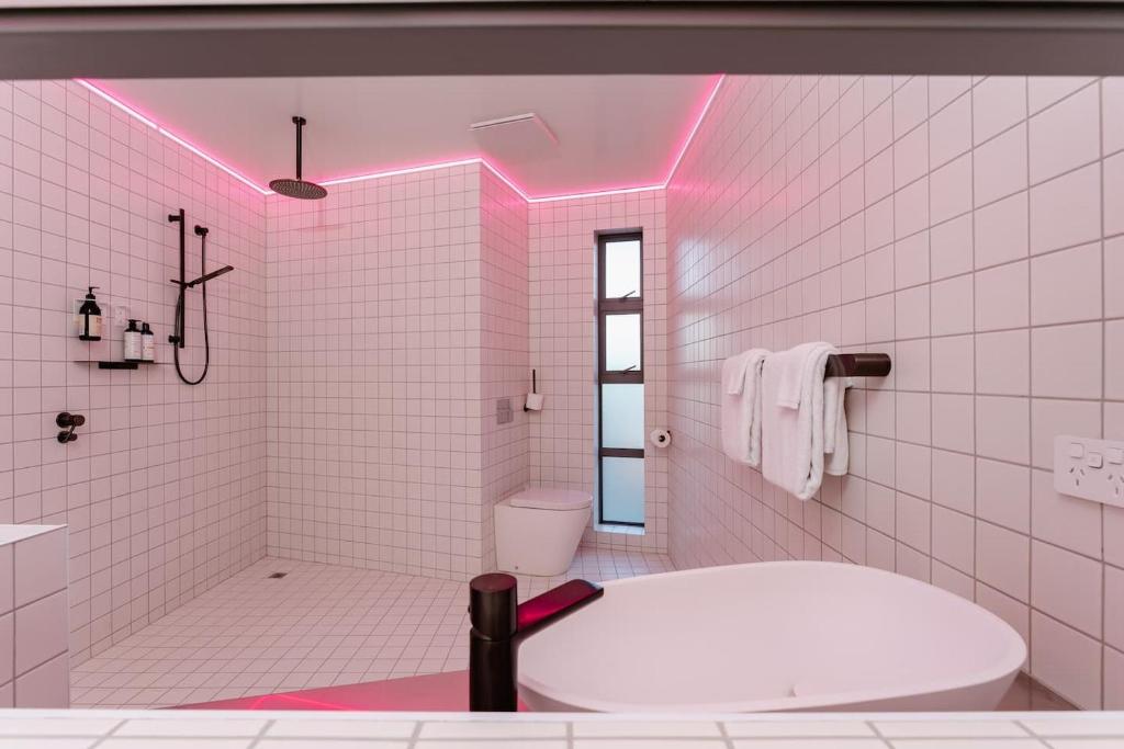 Entire 4 Room Boutique Hotel - Central Dunedin - Resim 20