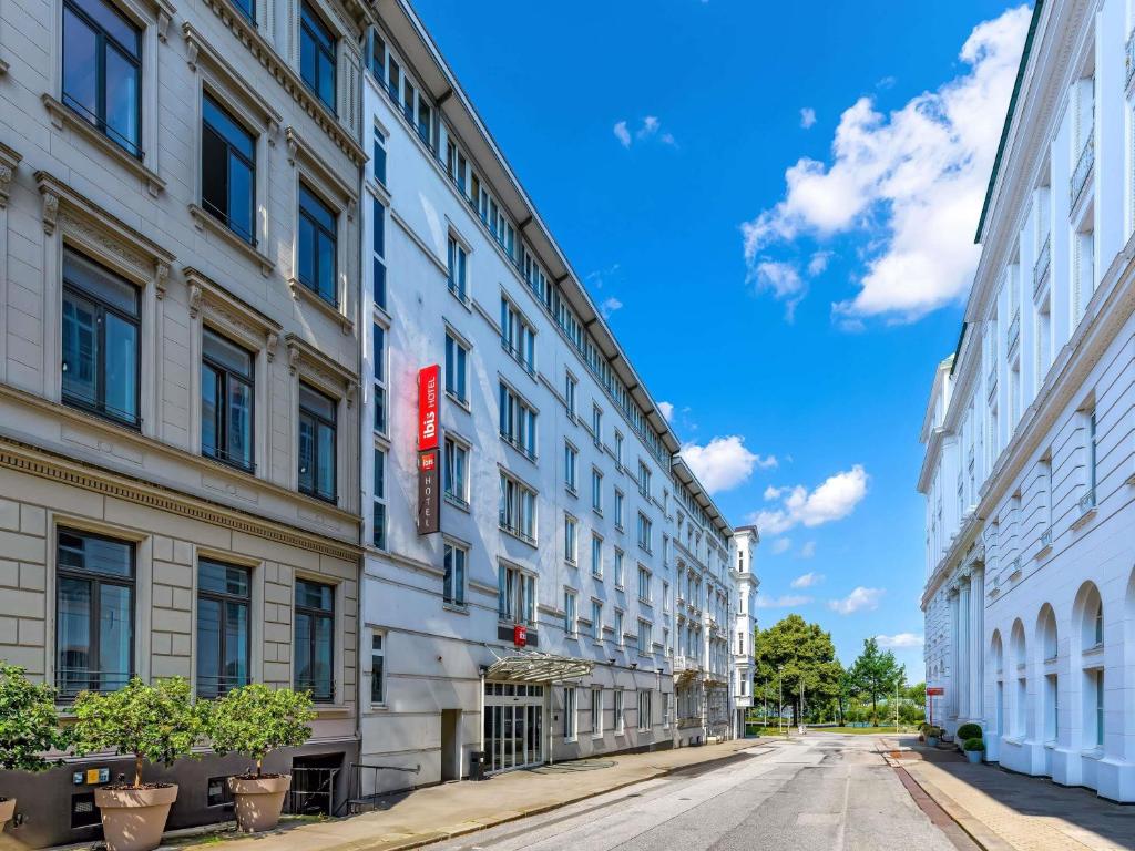ibis Hotel Hamburg Alster Centrum - Resim 1
