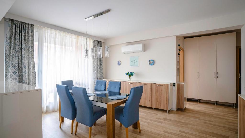 Modern & Spacious Stay with Free Parking