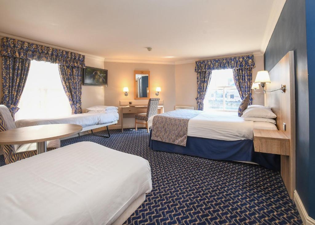 The Queens Hotel - 