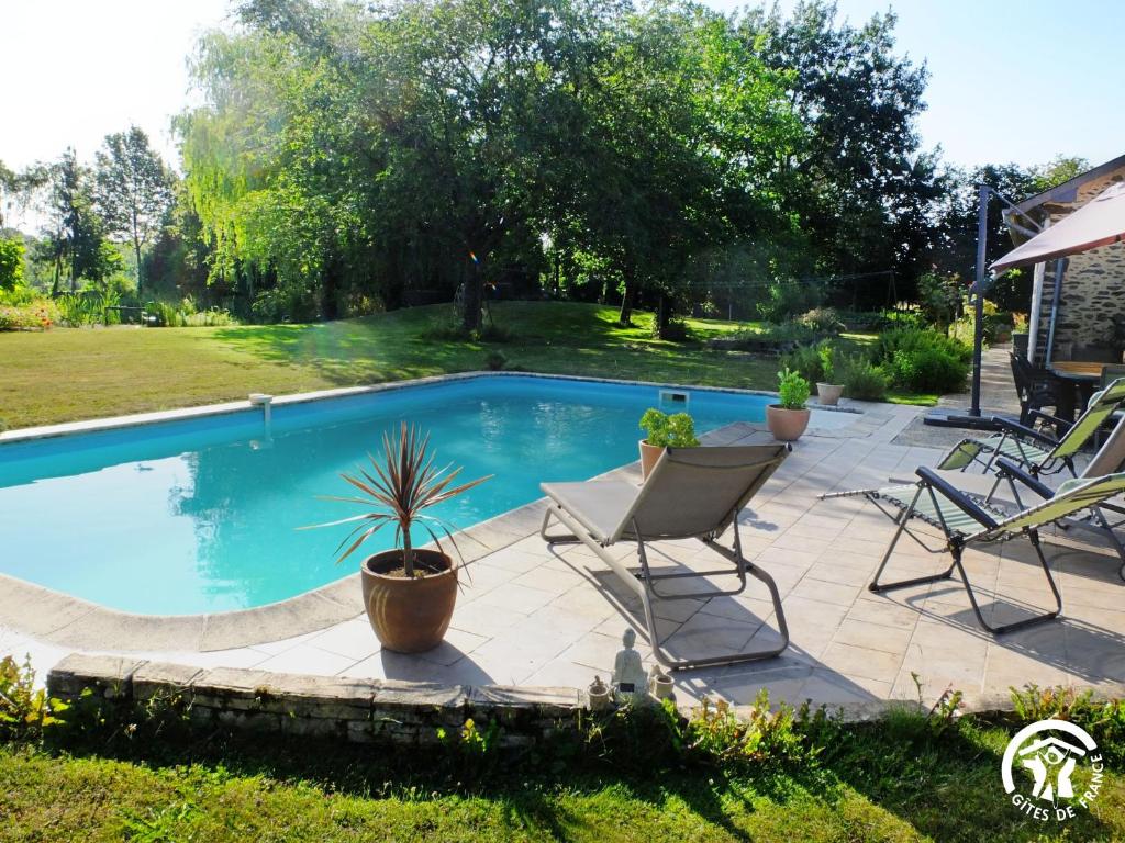 A la fermette de Limesle - Chambre Quadruple Avec Salle De Bains Privative