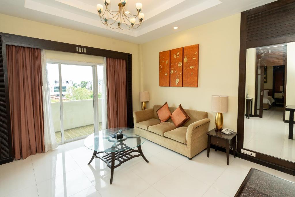 Sunday Chateau En Ville - Pattaya - Resim 33