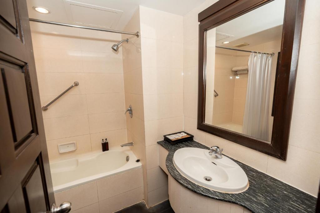 Sunday Chateau En Ville - Pattaya - Resim 44