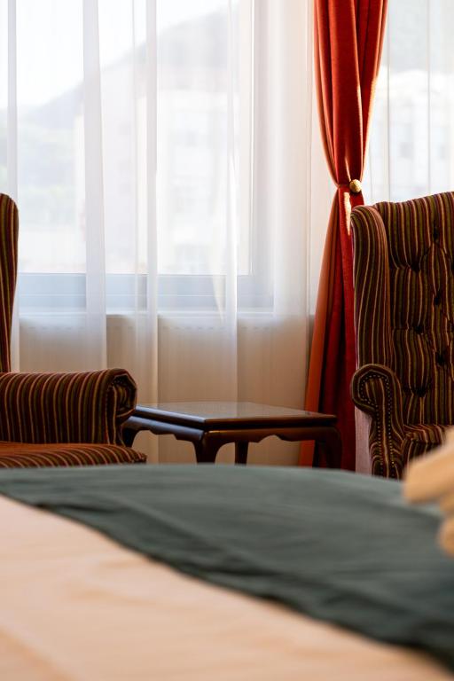 4Cardinals Boutique - Resim 18