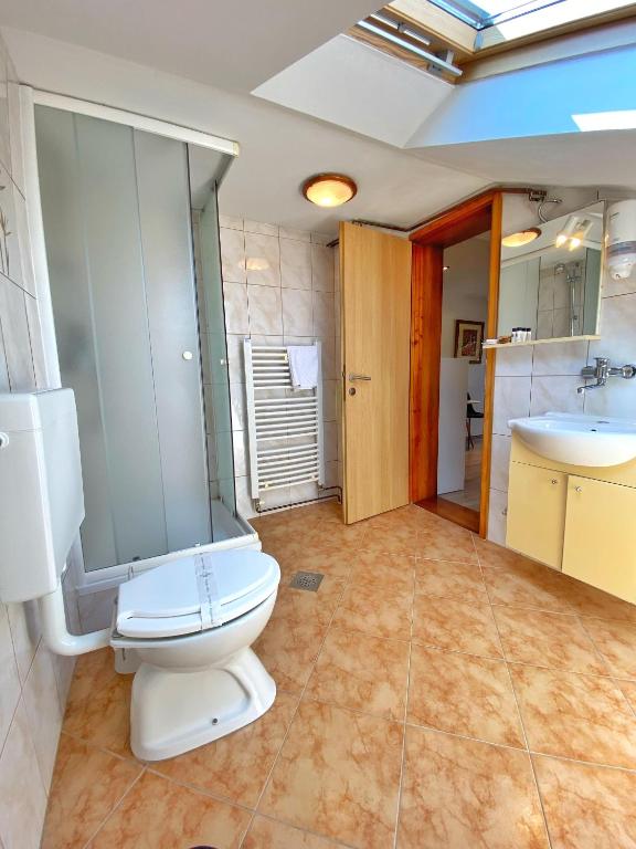 16 Lakes Guesthouse - 5